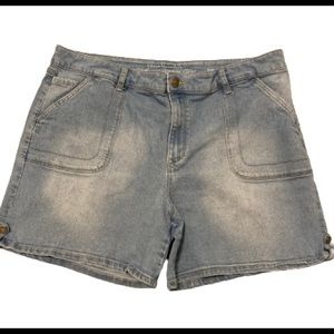 Gloria Vanderbilt All Around Slimming Effect Shon Short